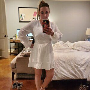 White linen minidress